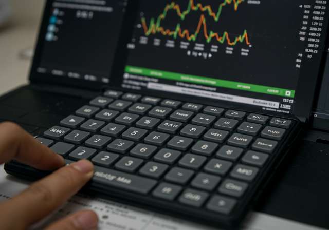 Top 10 Stock Brokers in India: A Comprehensive Guide (2024)